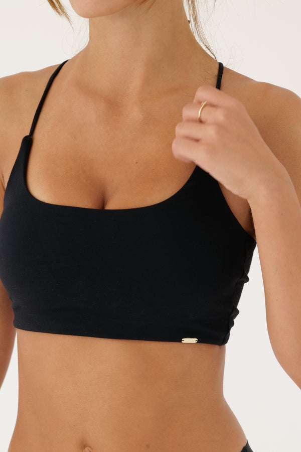 STRAPPY RACERBACK SPORTS BRA