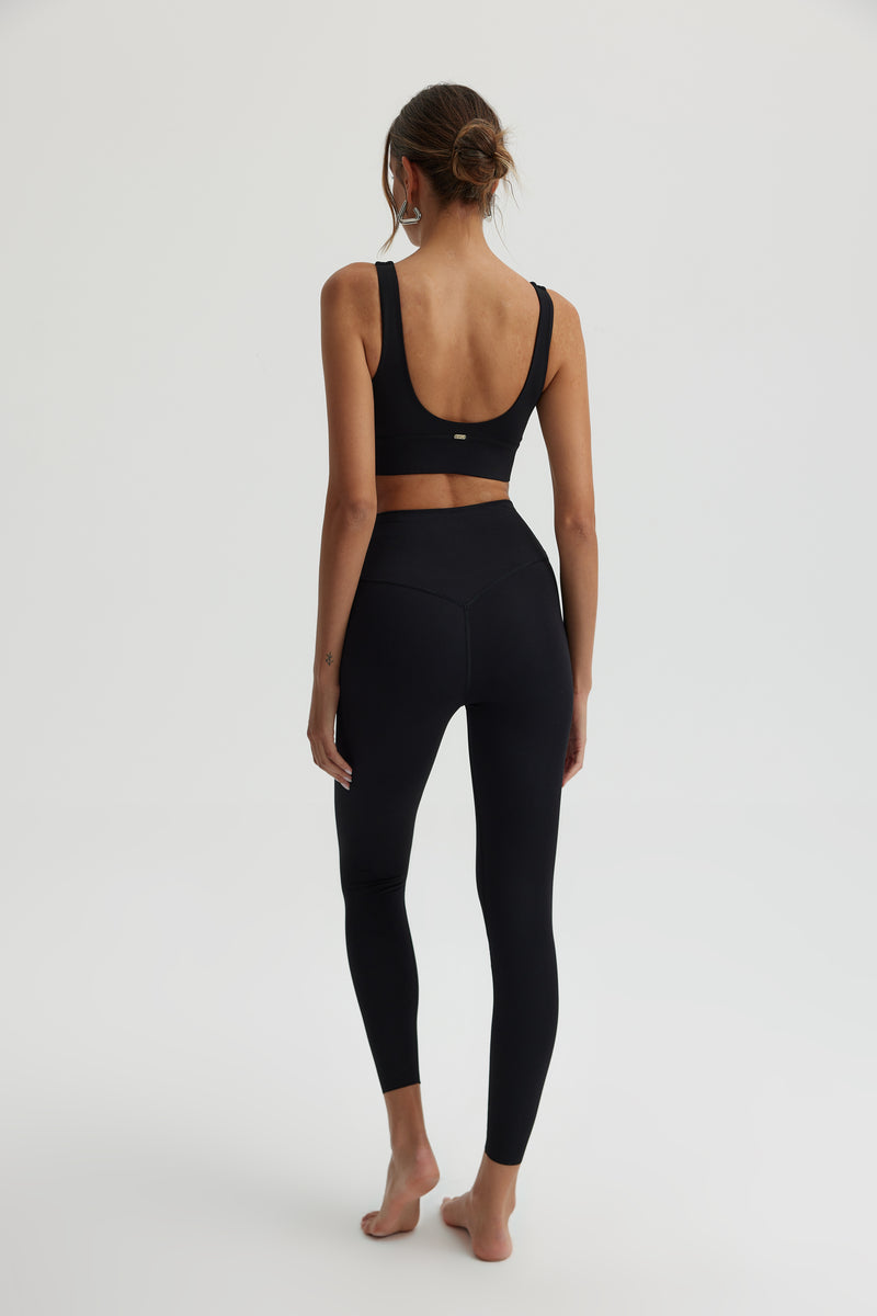 UNIVERSAL SLEEK LEGGINGS